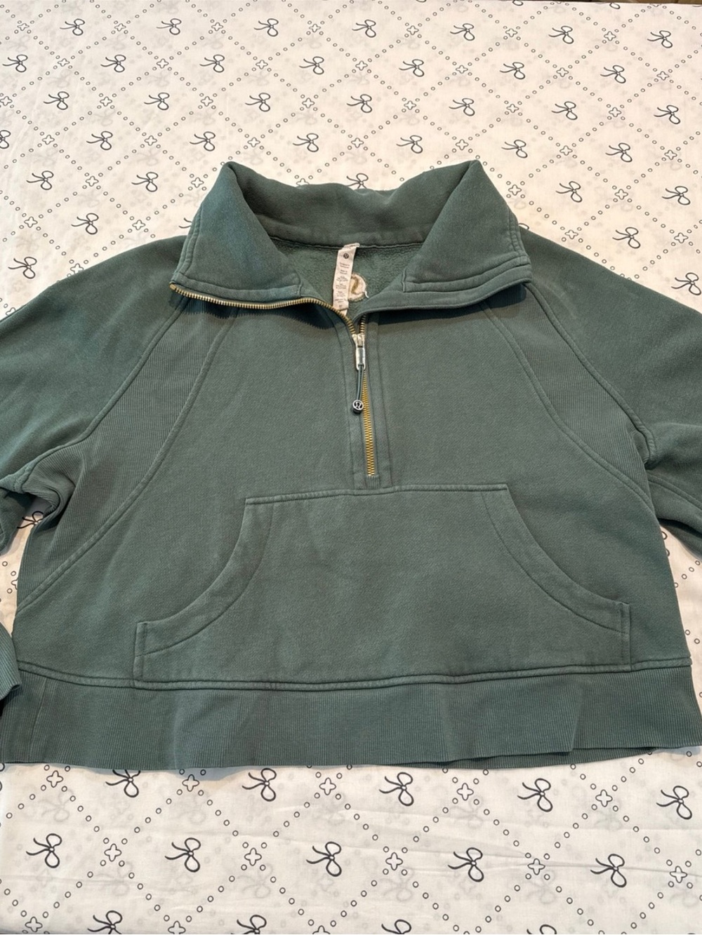 Lululemon Green with Gold Hardware Cropped Scuba Sweatshirt Size M/L